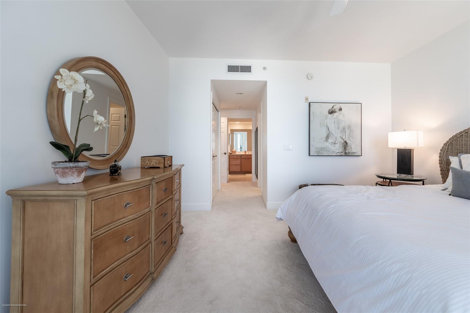 GRANDE ISLE TOWERS I & 02 PH I - Residential Lease