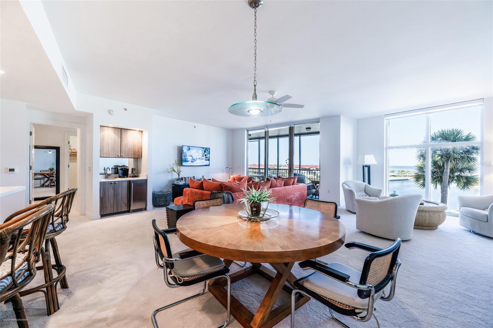 GRANDE ISLE TOWERS I & 02 PH I - Residential Lease