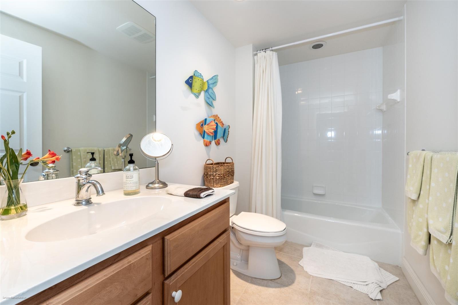 GRANDE ISLE TOWERS I & 02 PH I - Residential Lease