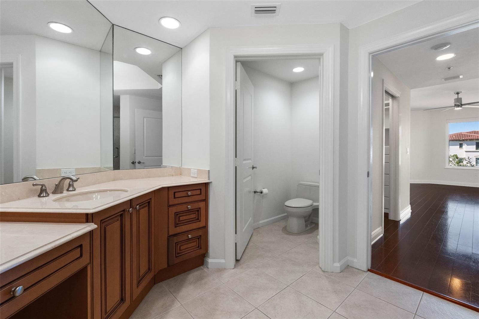 CASTILLO AT WESTSHORE YACHT CL - Residential