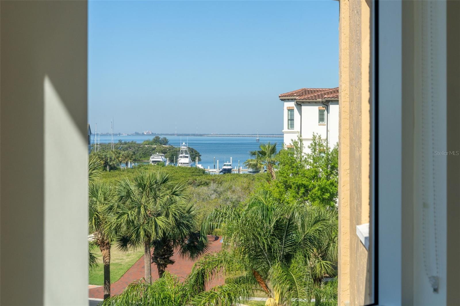 CASTILLO AT WESTSHORE YACHT CL - Residential