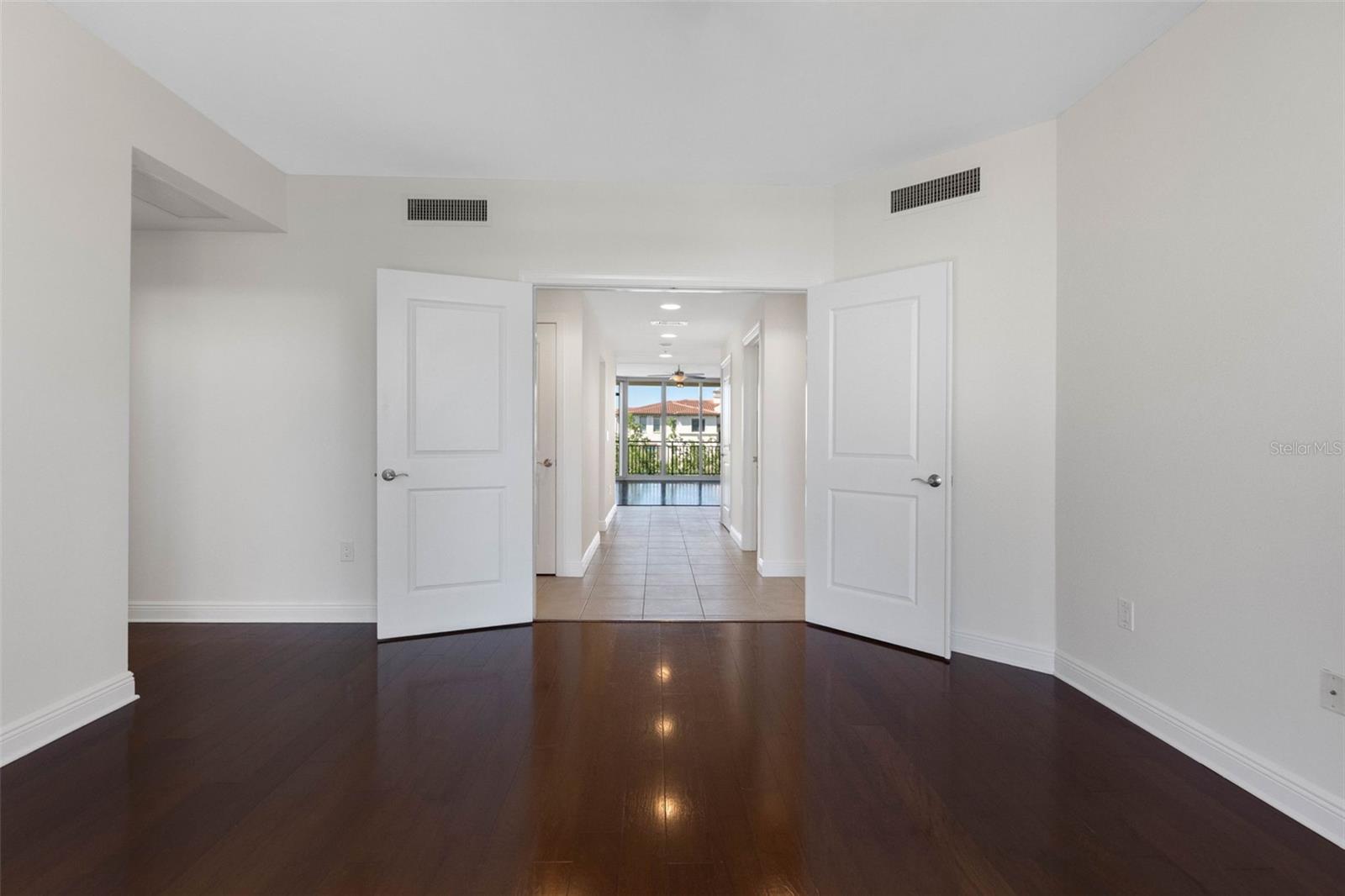 CASTILLO AT WESTSHORE YACHT CL - Residential