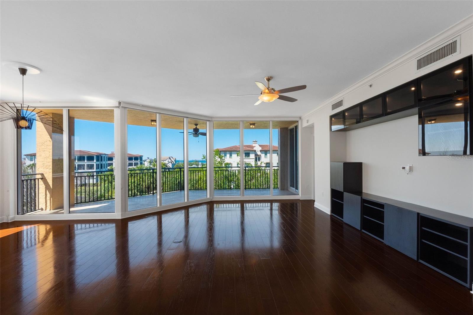 CASTILLO AT WESTSHORE YACHT CL - Residential