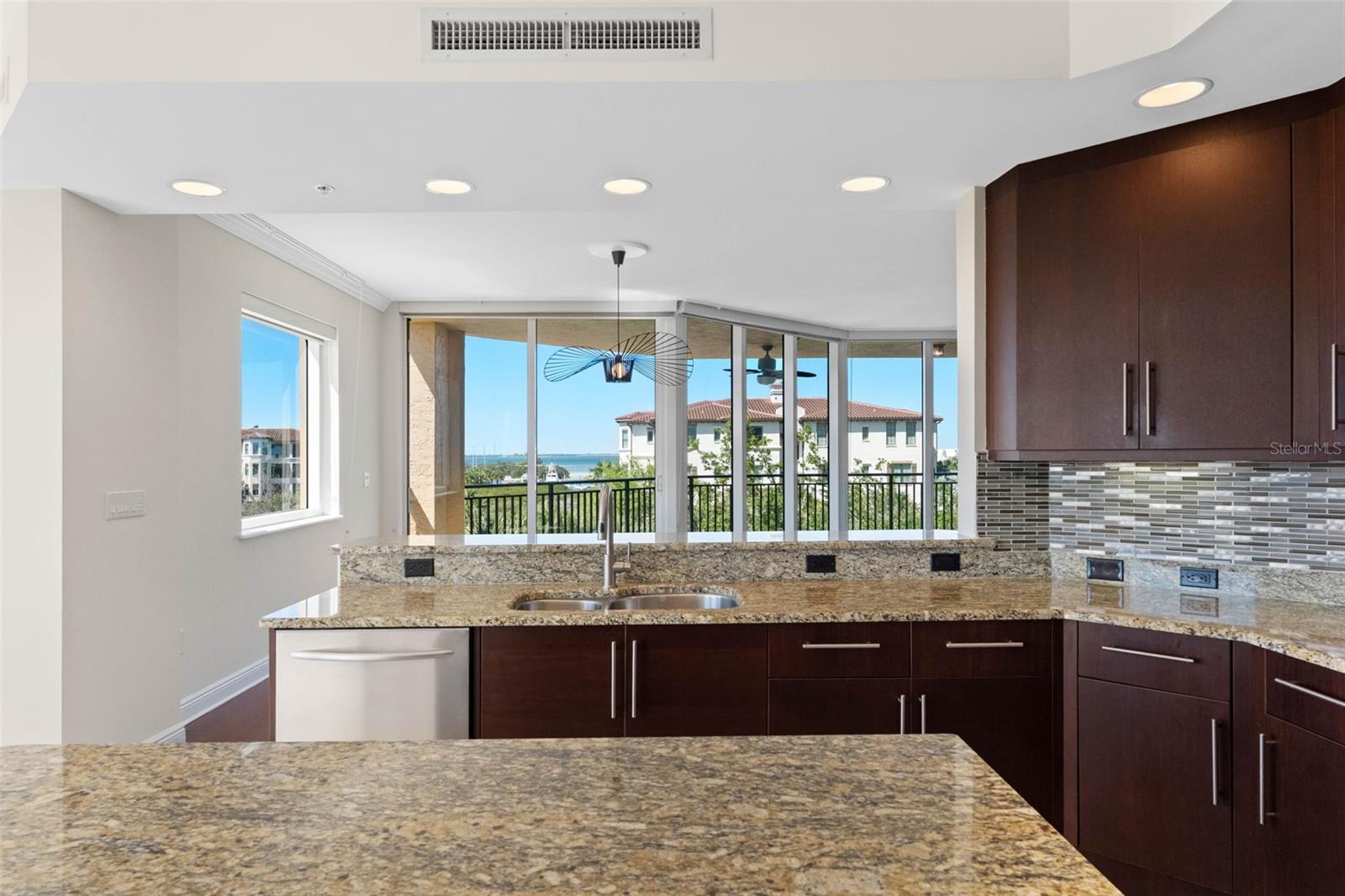CASTILLO AT WESTSHORE YACHT CL - Residential