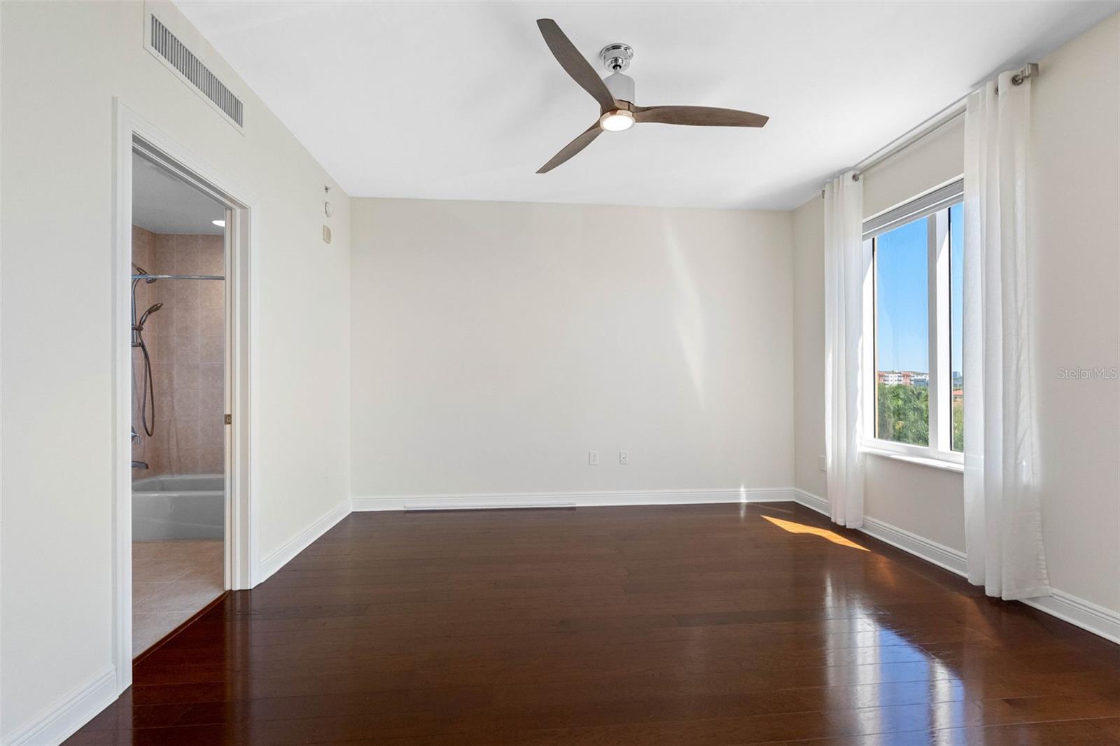 CASTILLO AT WESTSHORE YACHT CL - Residential