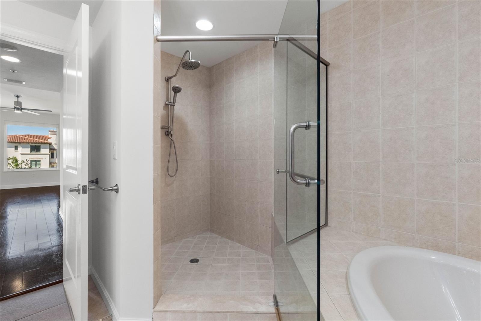 CASTILLO AT WESTSHORE YACHT CL - Residential