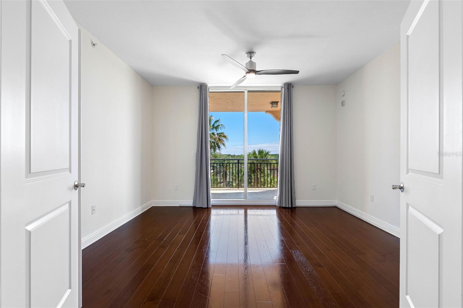 CASTILLO AT WESTSHORE YACHT CL - Residential