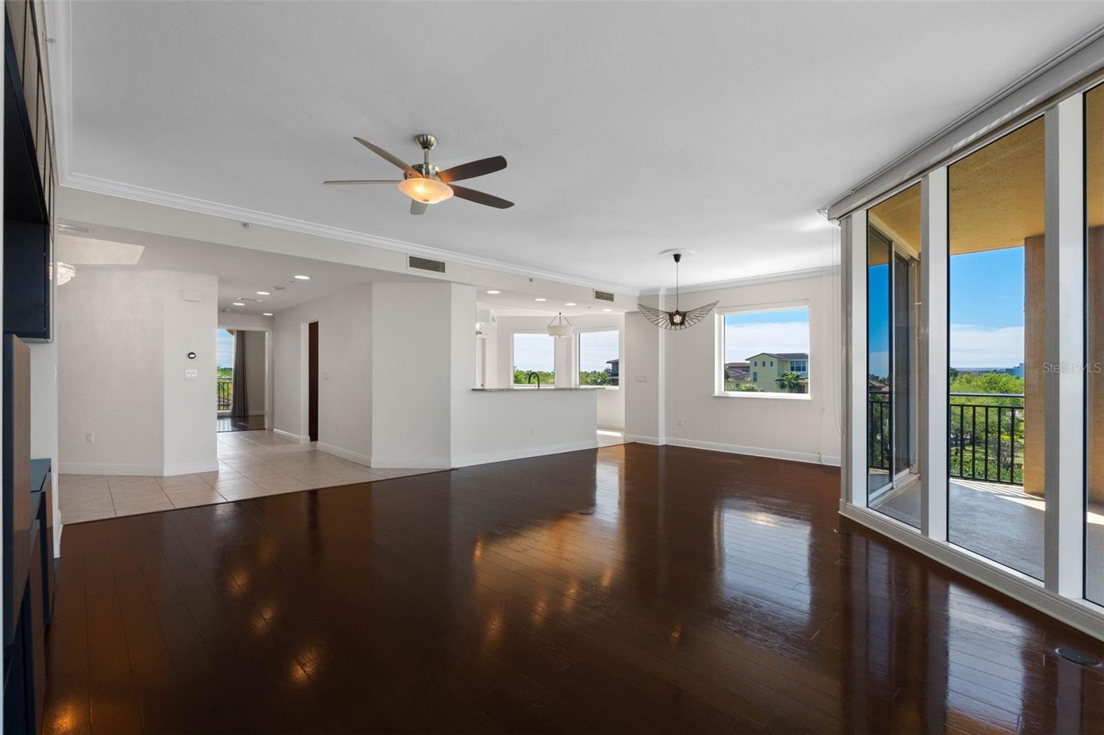 CASTILLO AT WESTSHORE YACHT CL - Residential