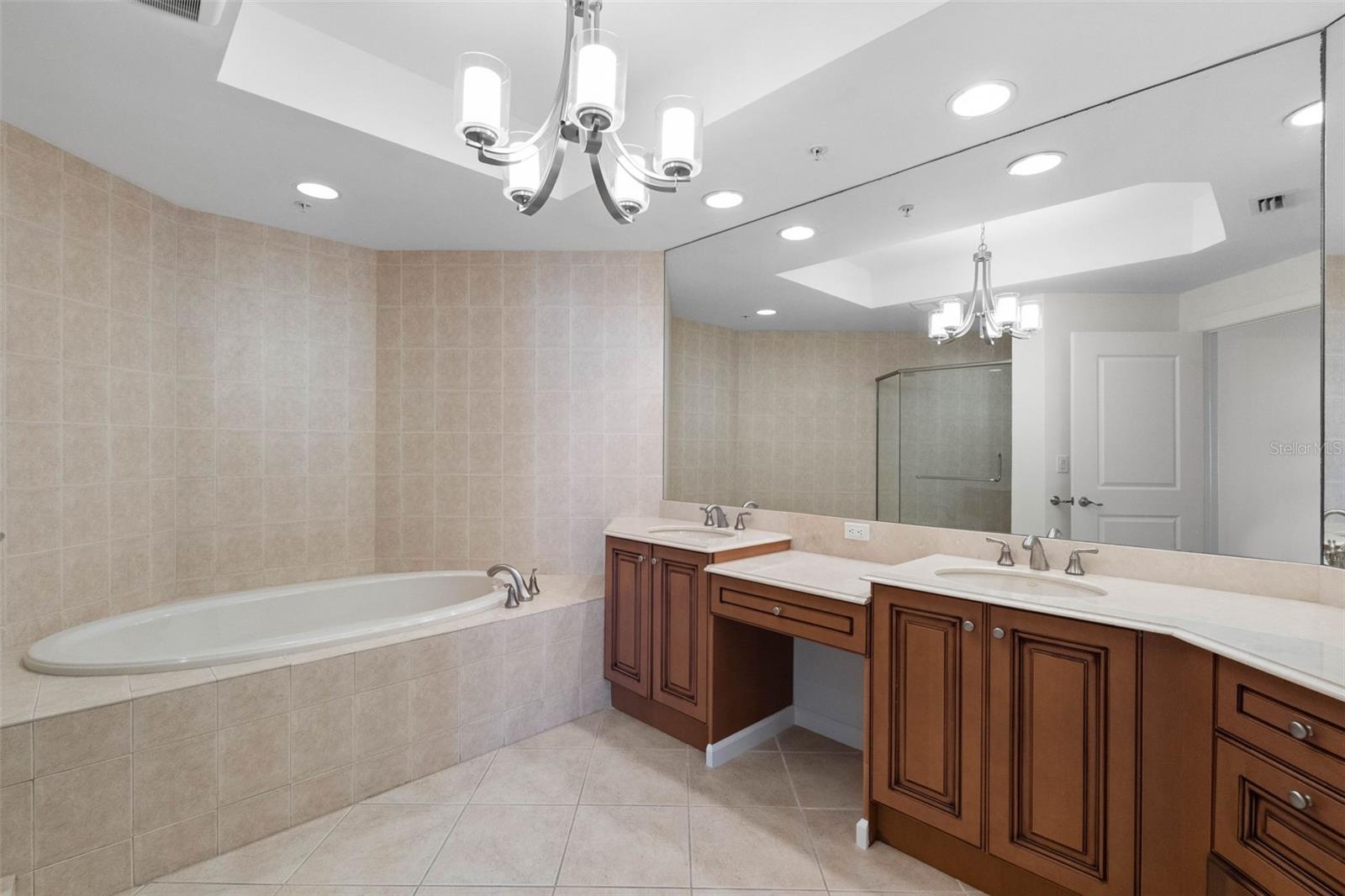 CASTILLO AT WESTSHORE YACHT CL - Residential