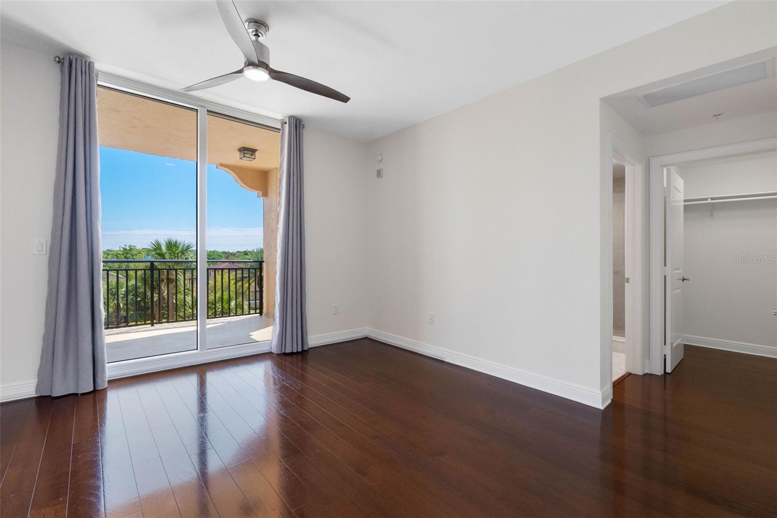 CASTILLO AT WESTSHORE YACHT CL - Residential