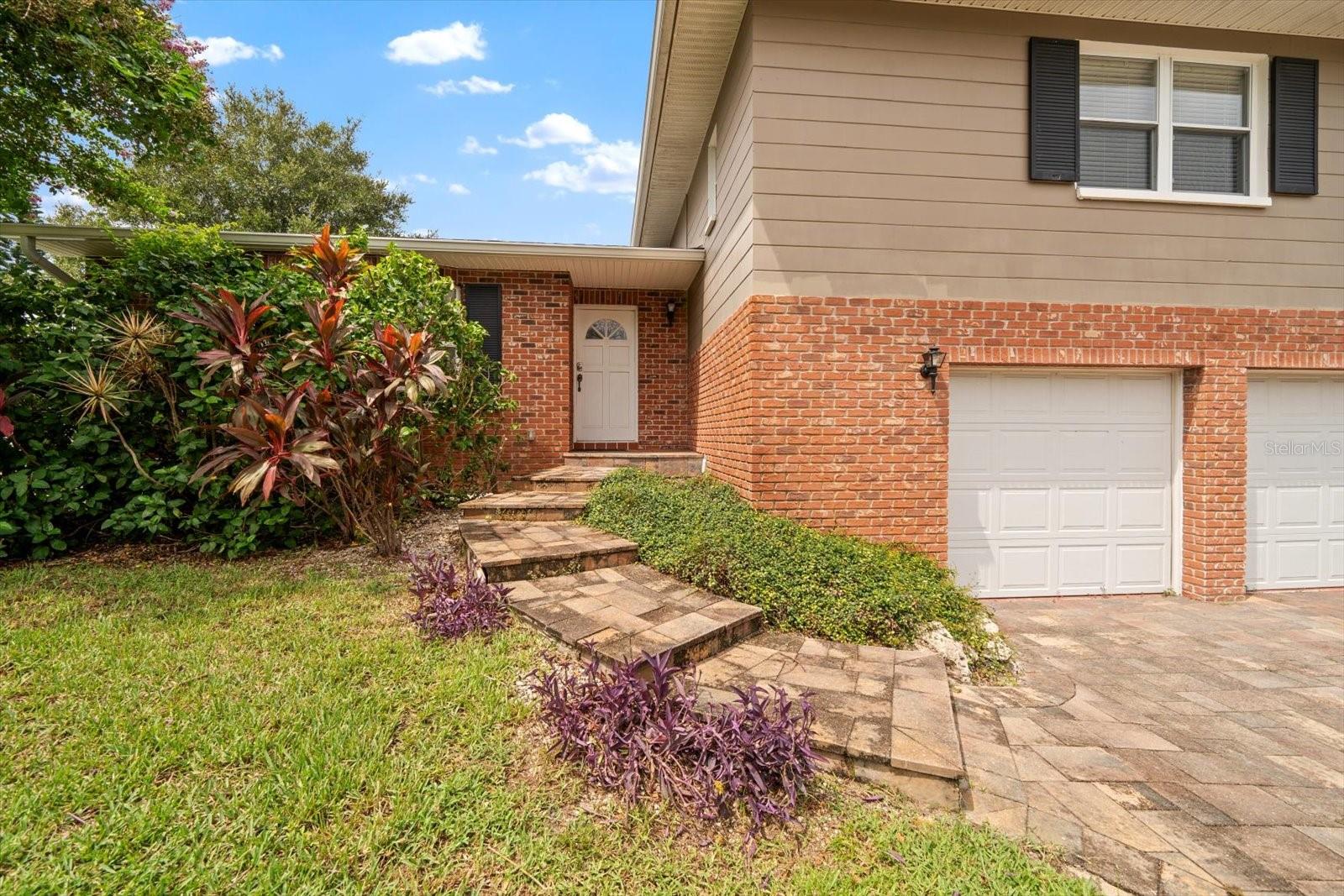 8212 FOREST CIRCLE