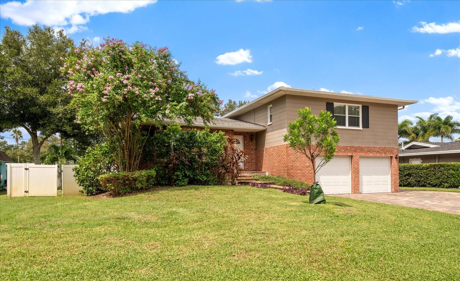 8212 FOREST CIRCLE