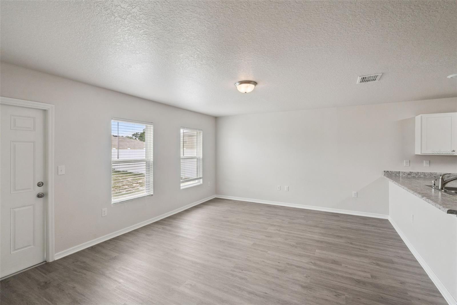 208 GLADIOLA COURT