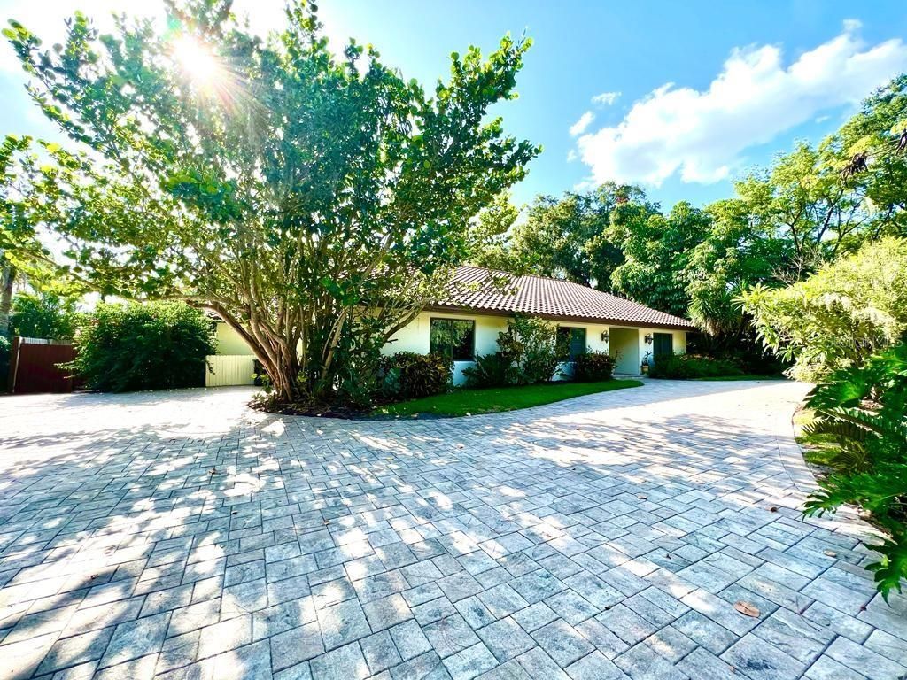 Photo of 5610 W Lake Butler Road, Windermere, FL 34786 (MLS # O6406597)