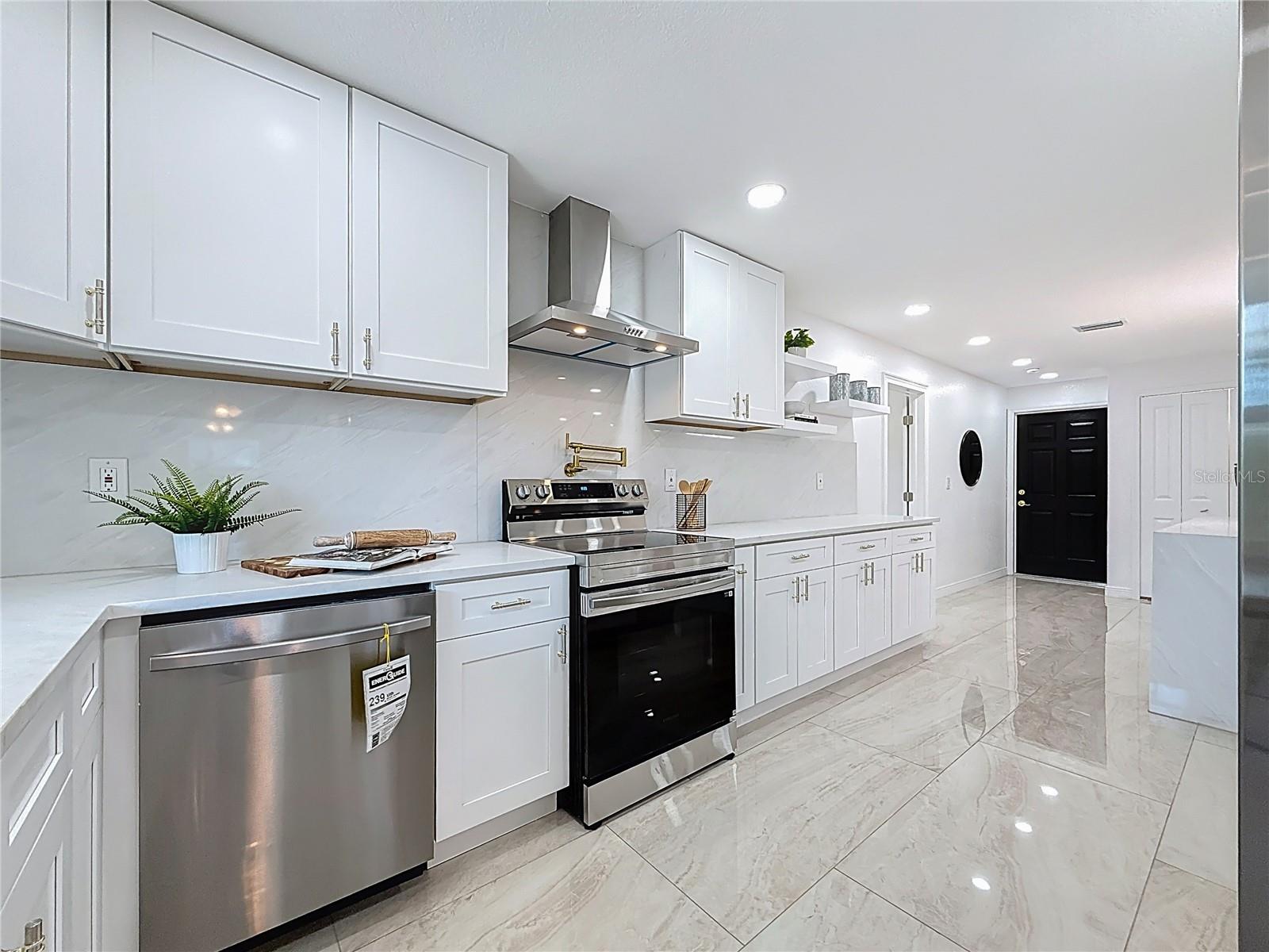 LAKEWOOD ESTATES SEC A - Residential