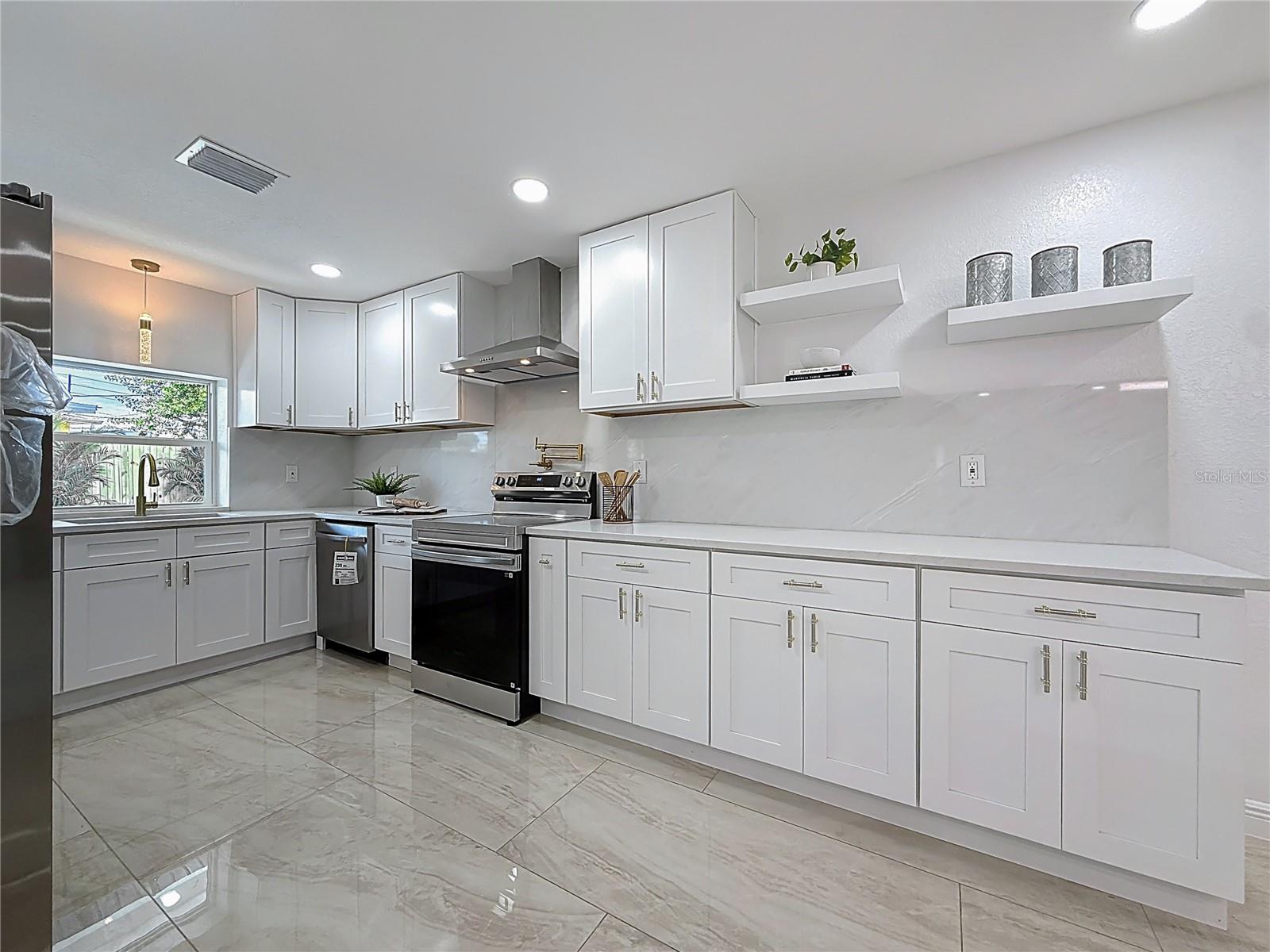 LAKEWOOD ESTATES SEC A - Residential