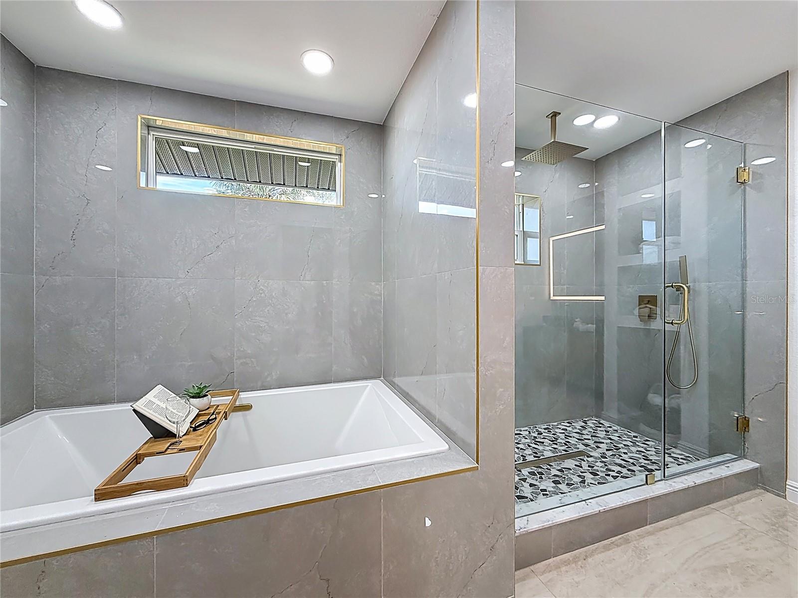 LAKEWOOD ESTATES SEC A - Residential