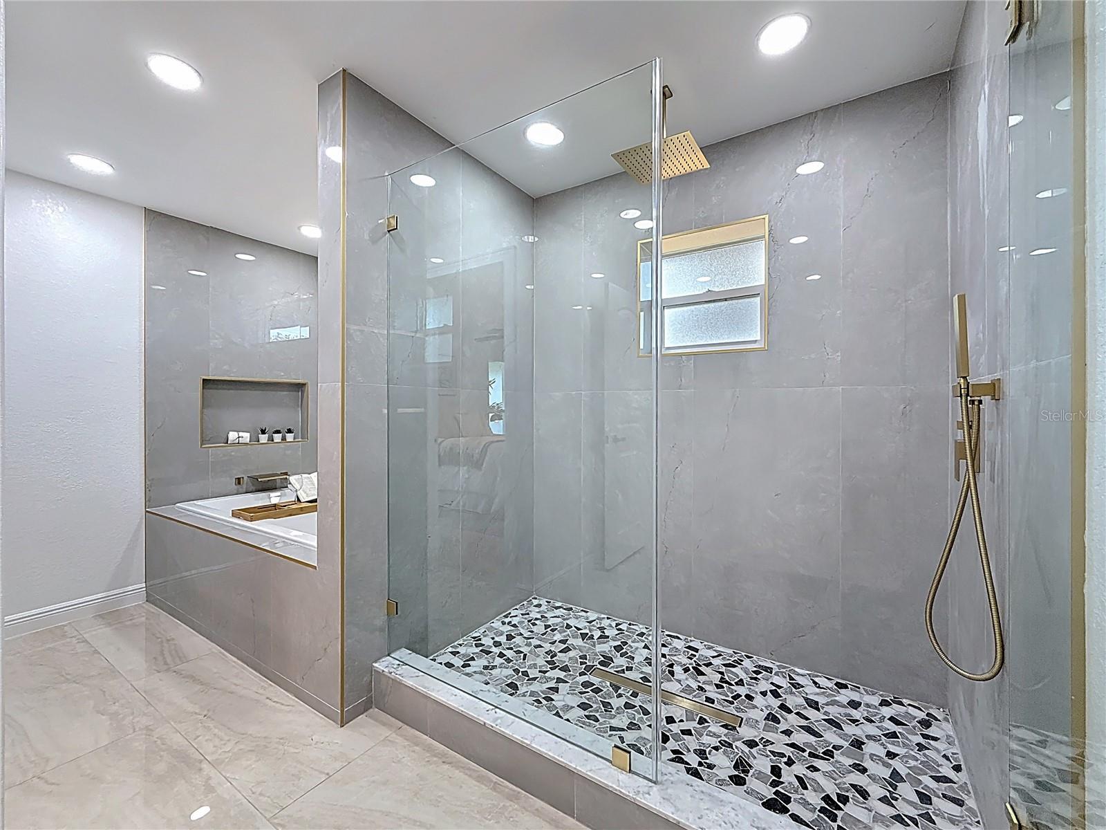 LAKEWOOD ESTATES SEC A - Residential