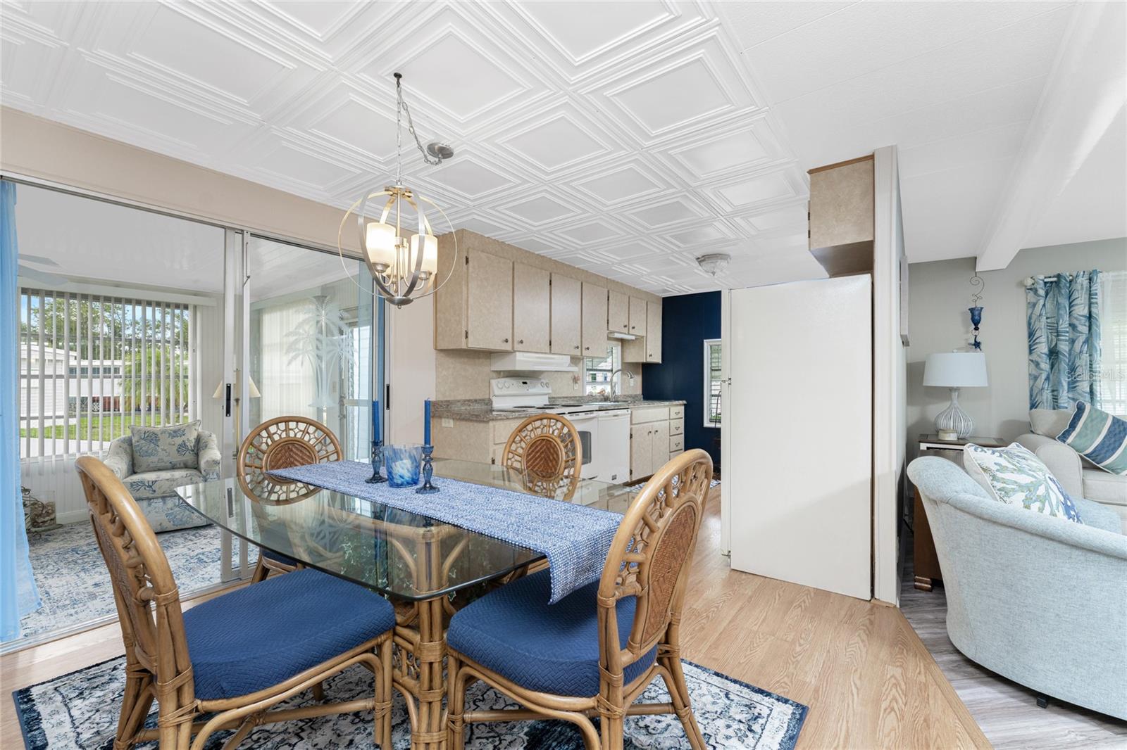 HOLIDAY PARK - Residential