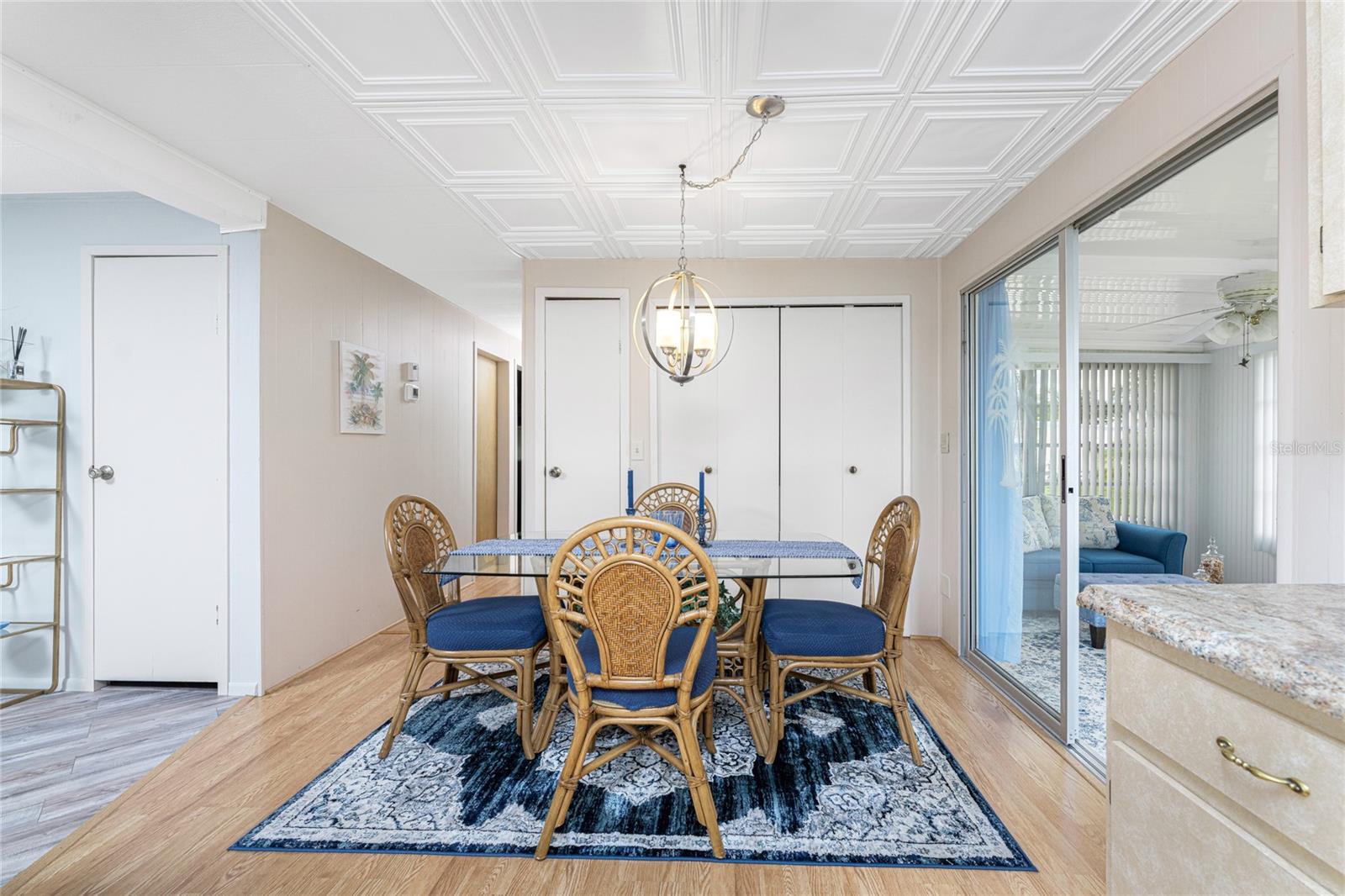 HOLIDAY PARK - Residential