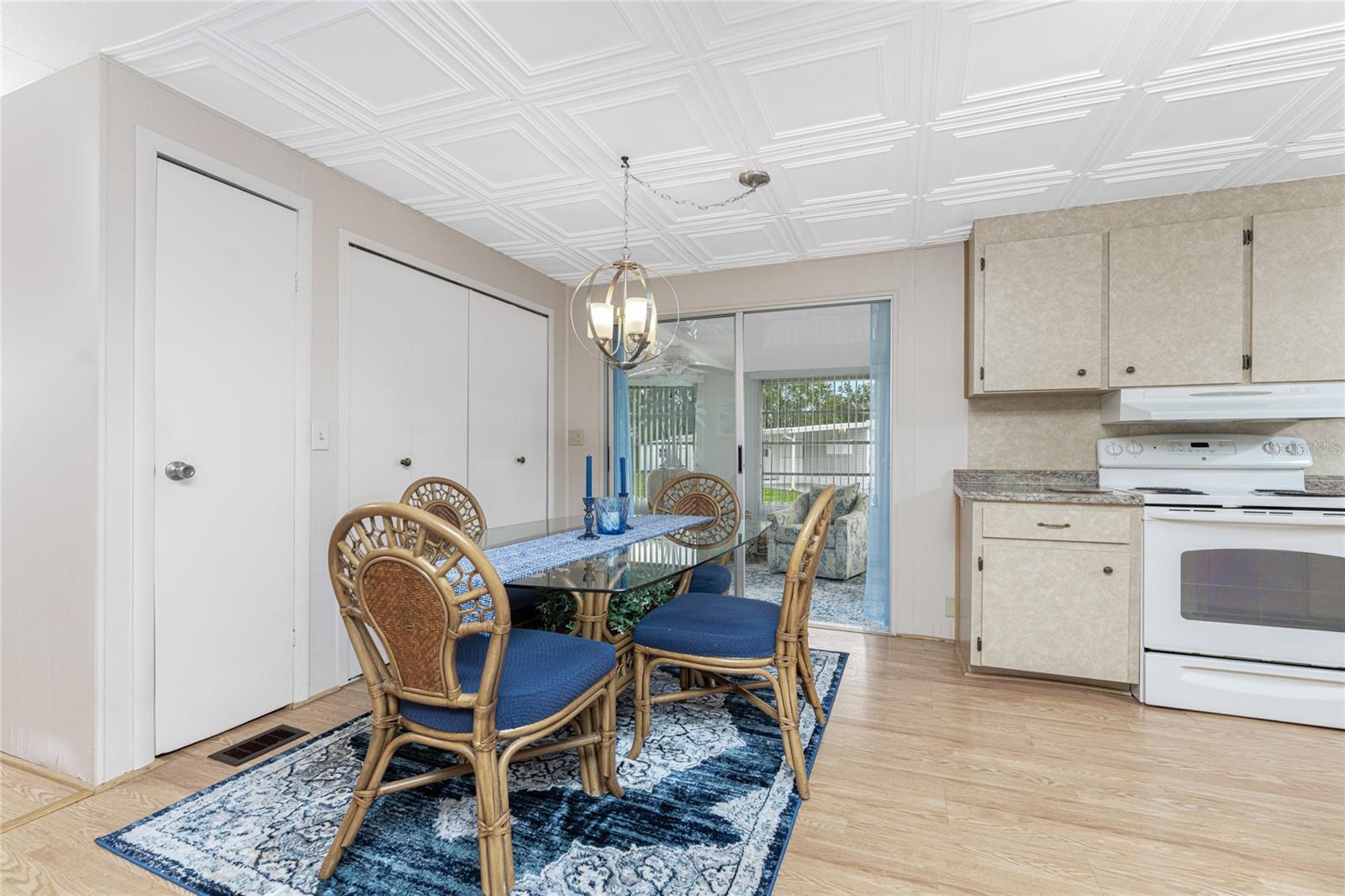 HOLIDAY PARK - Residential