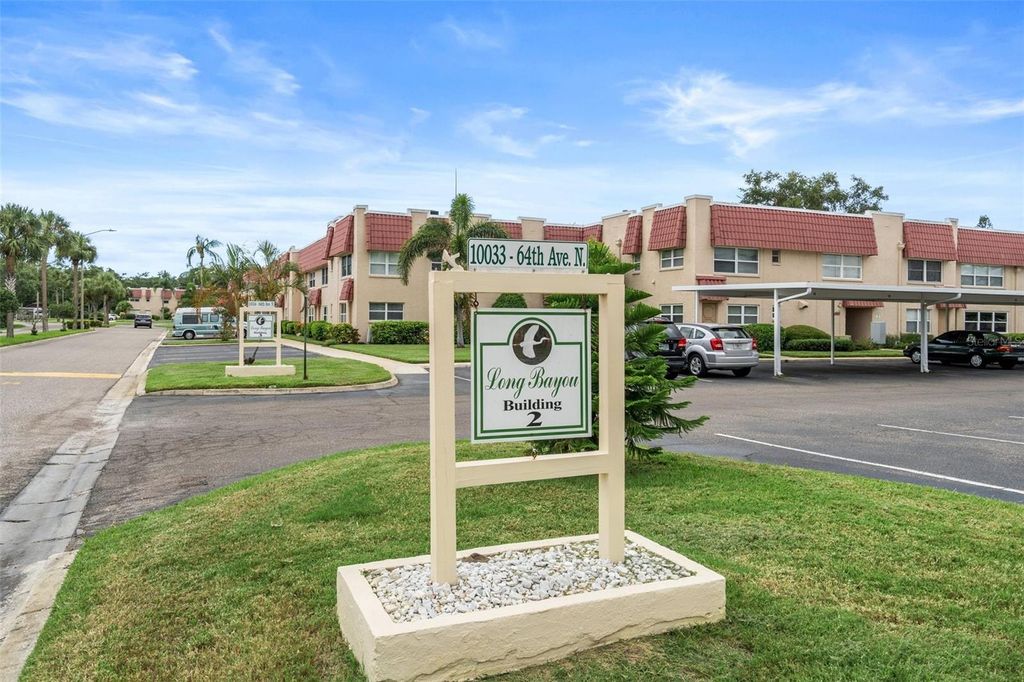 Photo of 10033 64th Avenue N #4, St Petersburg, FL 33708 (MLS # TB8505019)