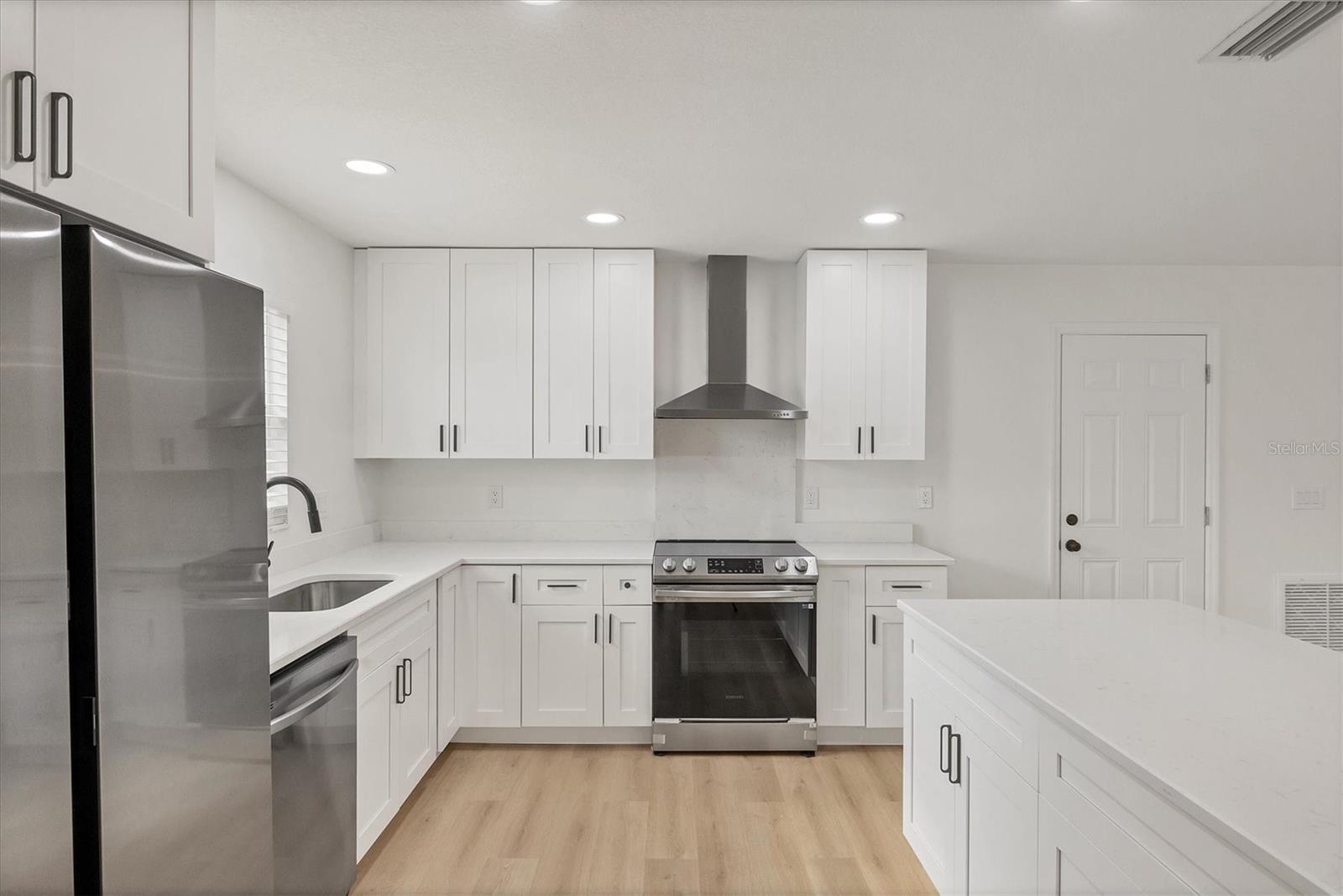 SANDPOINTE 4TH ADD - Residential