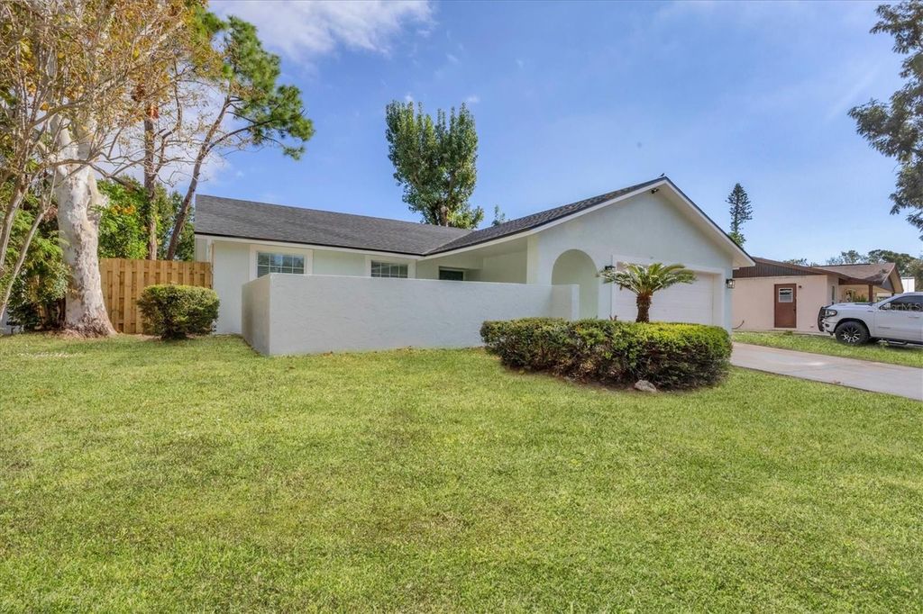 34205 - Bradenton community | Sarasota Real Estate 4 Photo of 4006 29th Avenue W, Bradenton, FL 34205 (MLS # A4670525)