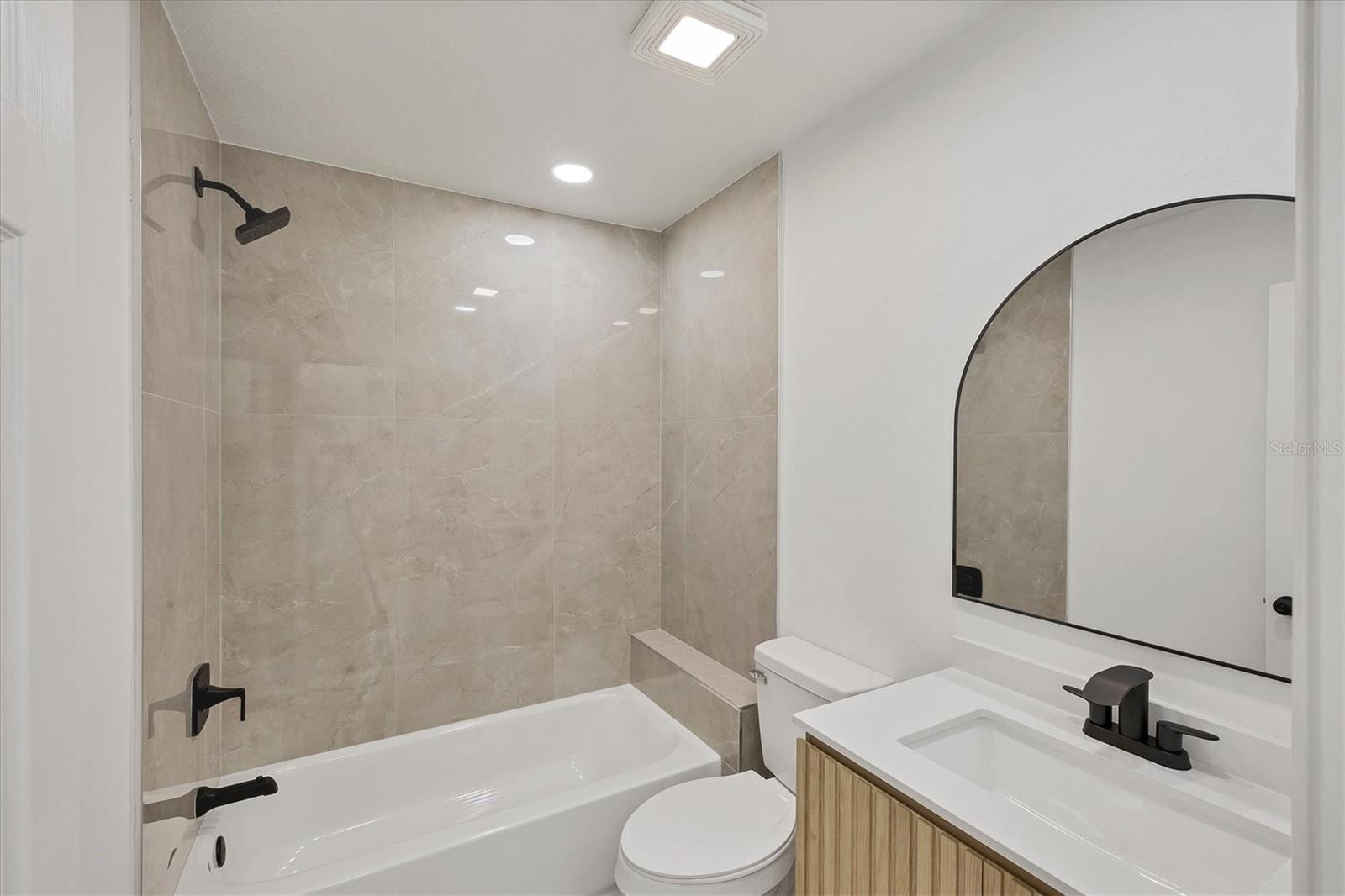 SANDPOINTE 4TH ADD - Residential