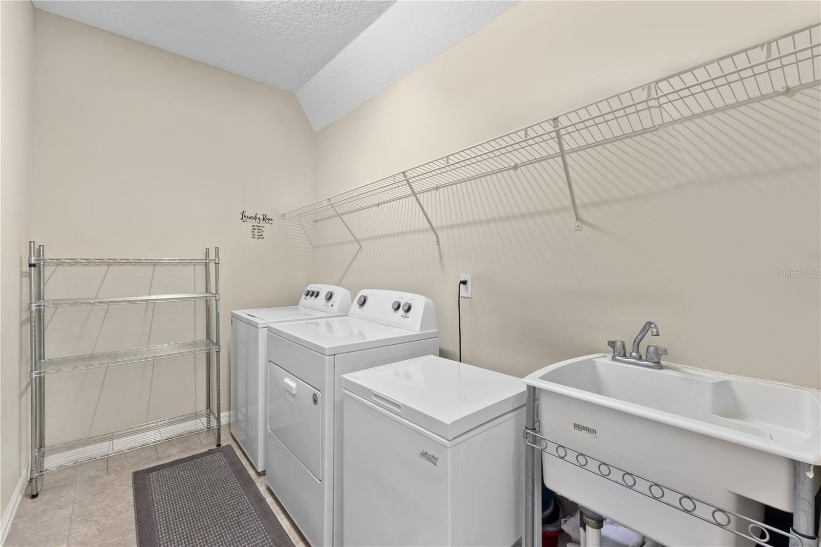HAWKSMOOR-PH 1 - Residential Lease