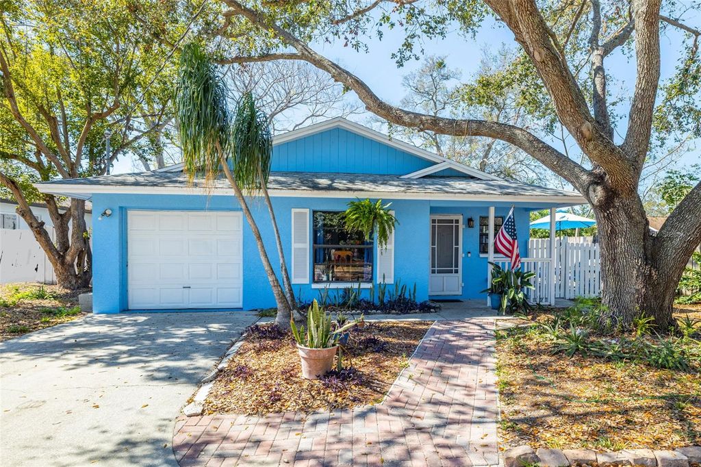 Photo of 1335 15th Street, Palm Harbor, FL 34683 (MLS # TB8409161)