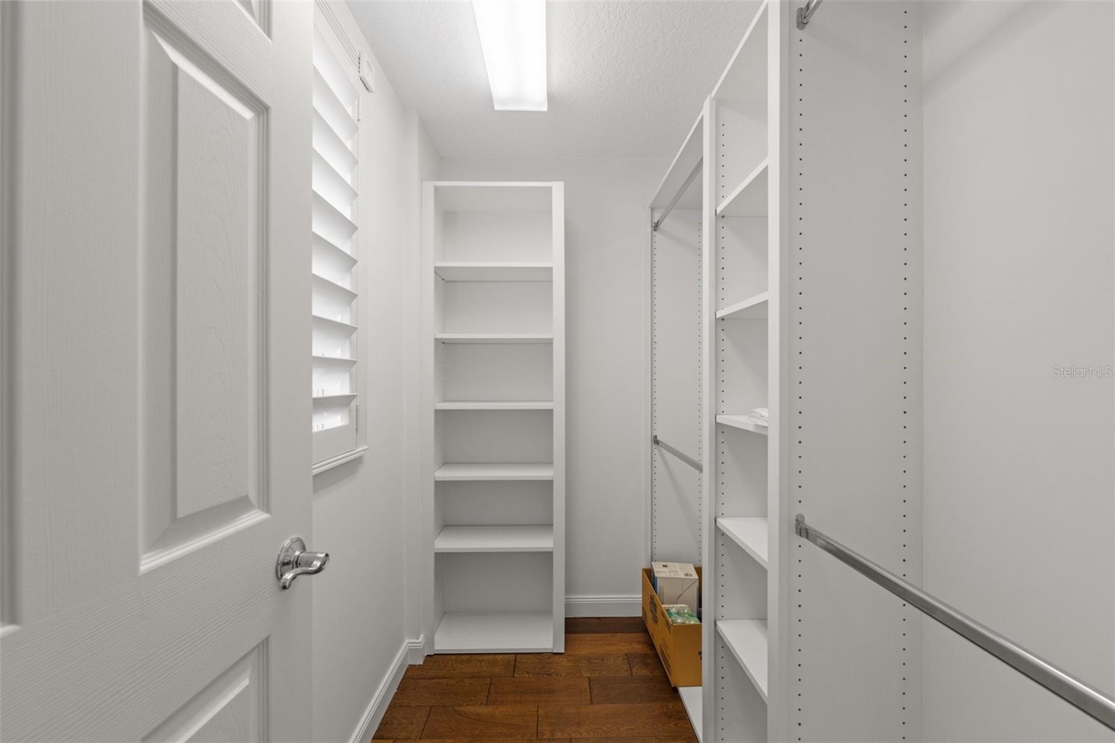 VILLAGEWALK - Residential