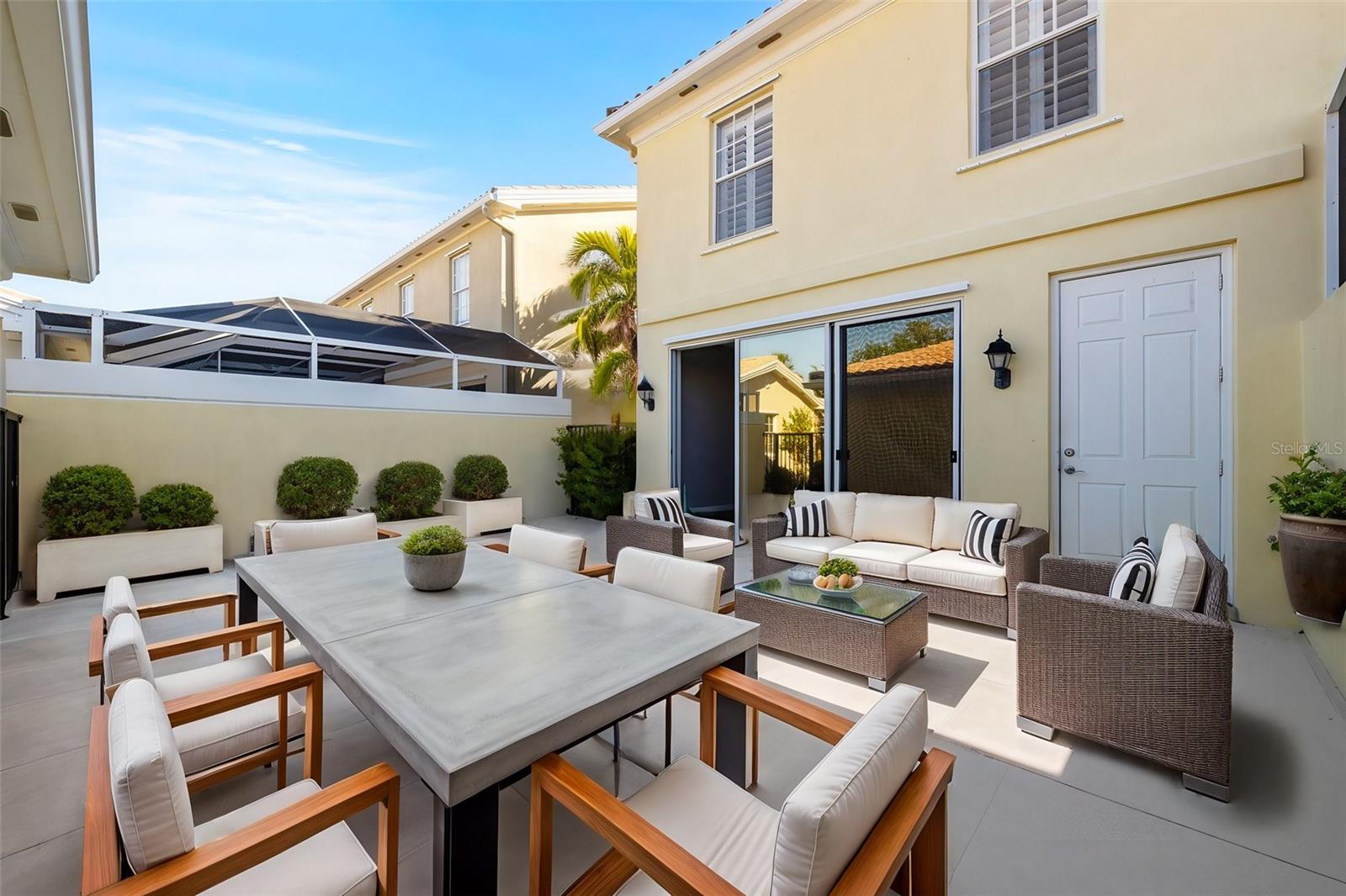 VILLAGEWALK - Residential