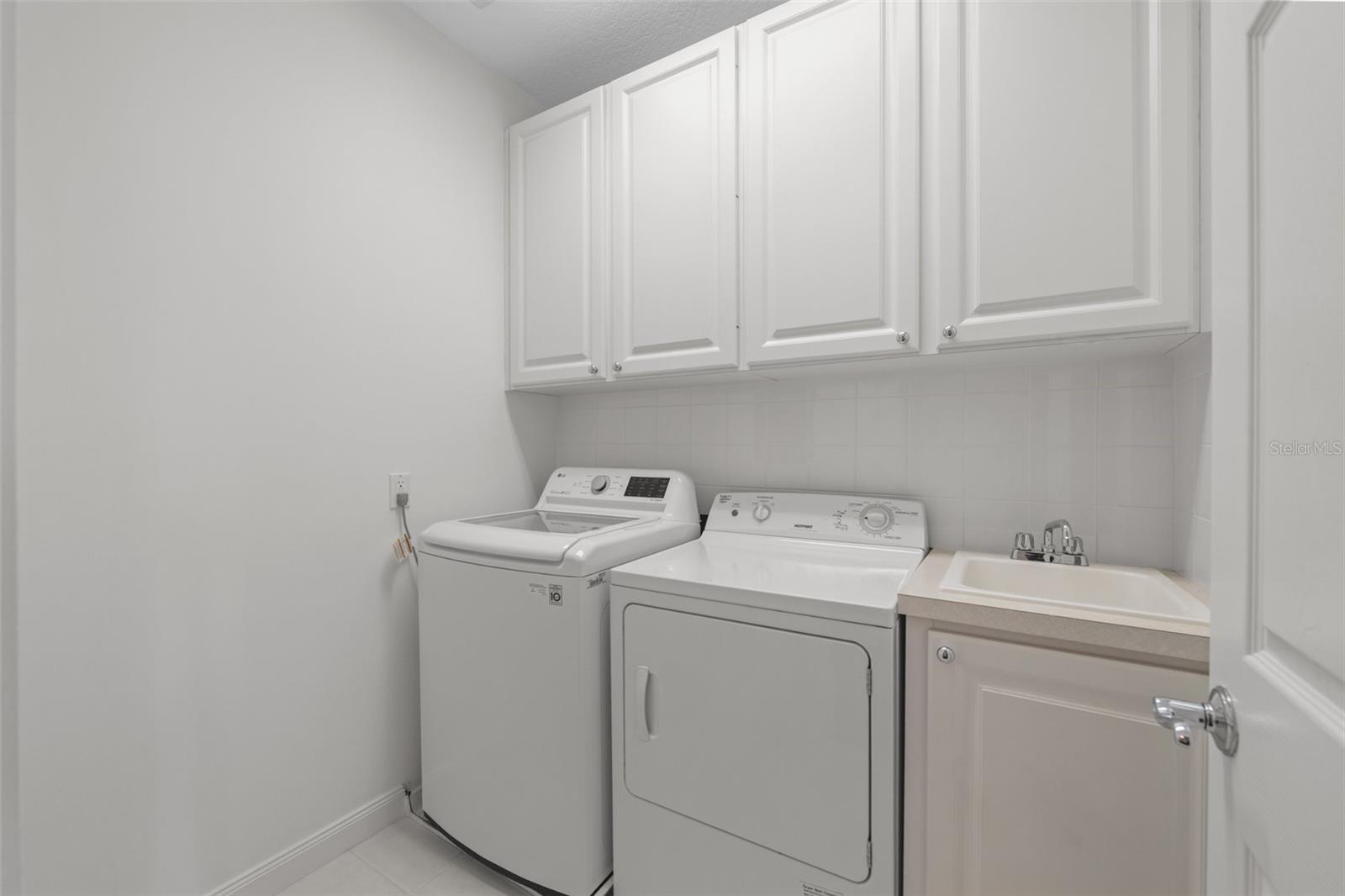 VILLAGEWALK - Residential