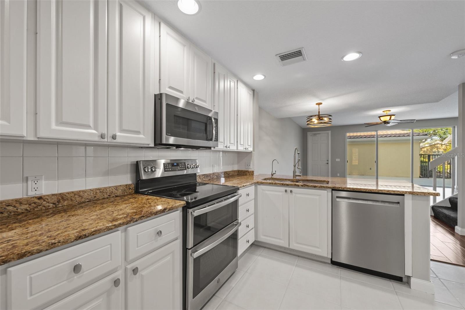 VILLAGEWALK - Residential