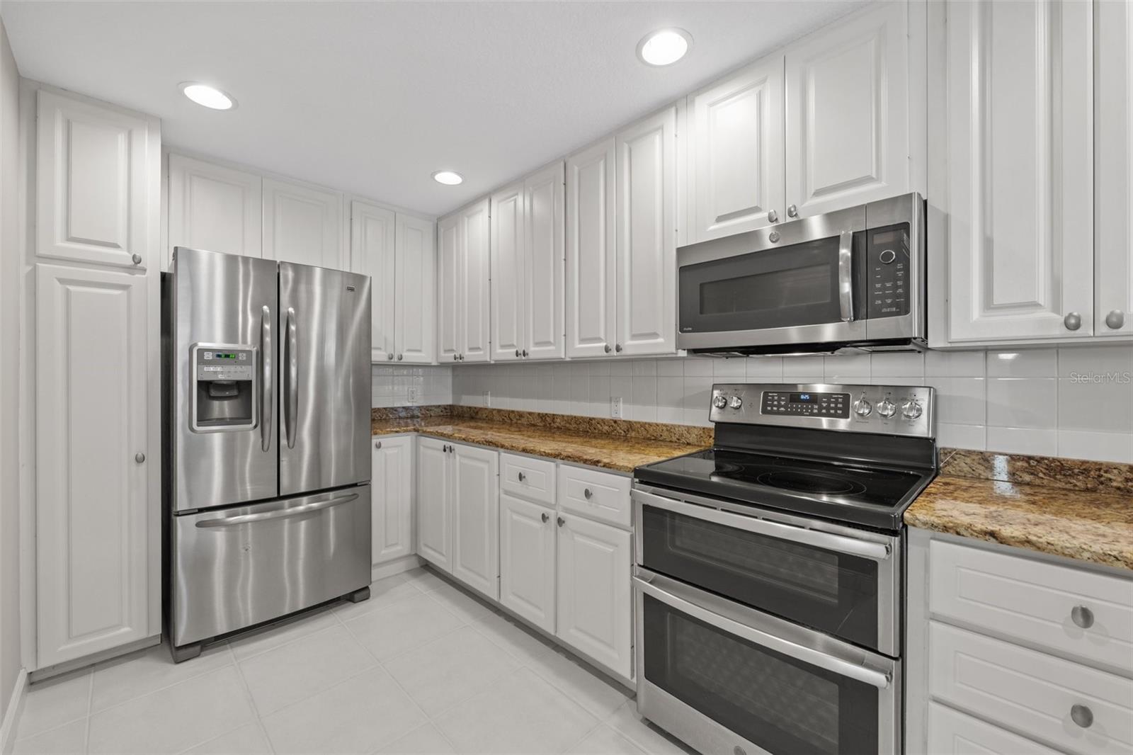 VILLAGEWALK - Residential