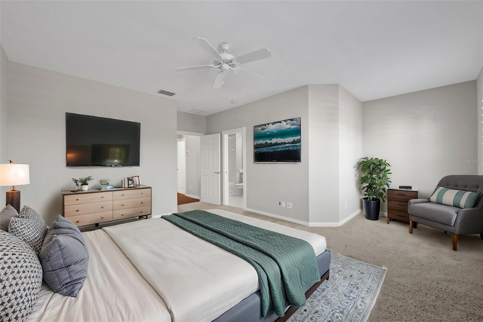 VILLAGEWALK - Residential