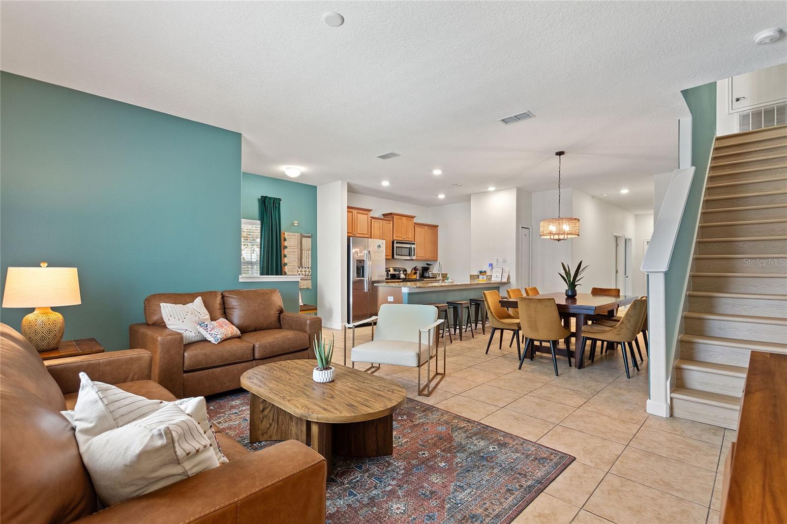 STOREY LAKE - Residential