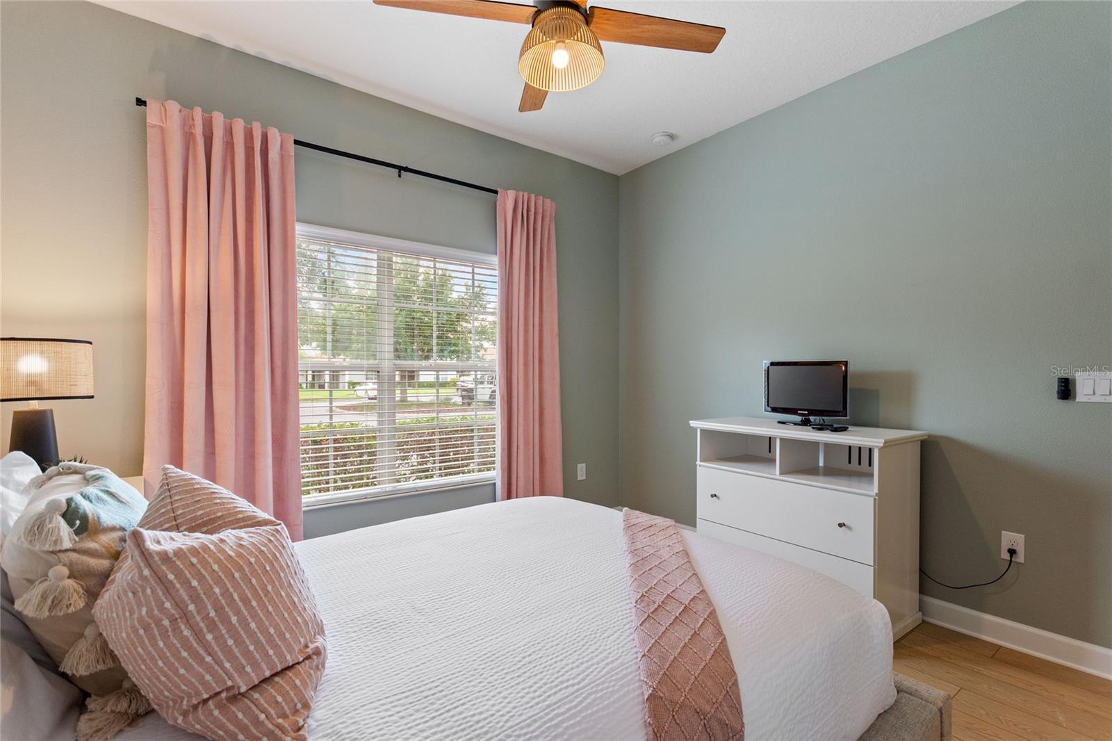 STOREY LAKE - Residential