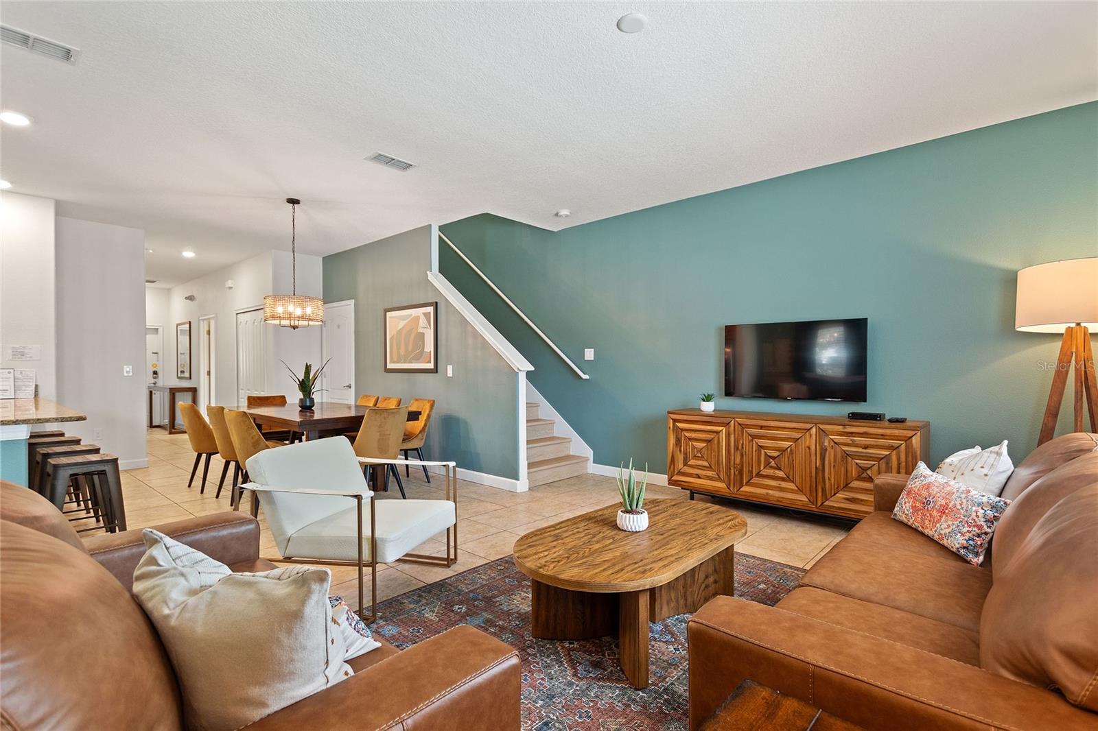 STOREY LAKE - Residential