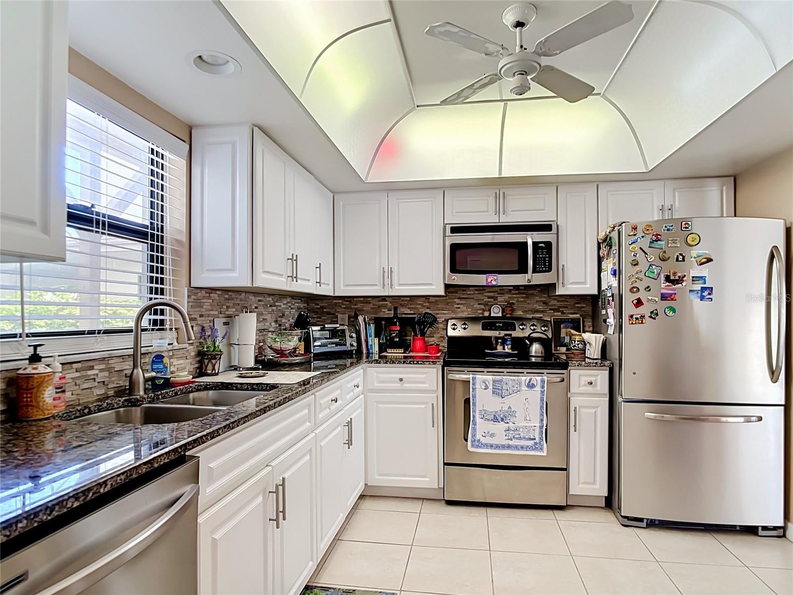 1759 LAKE PLACE 1759B
