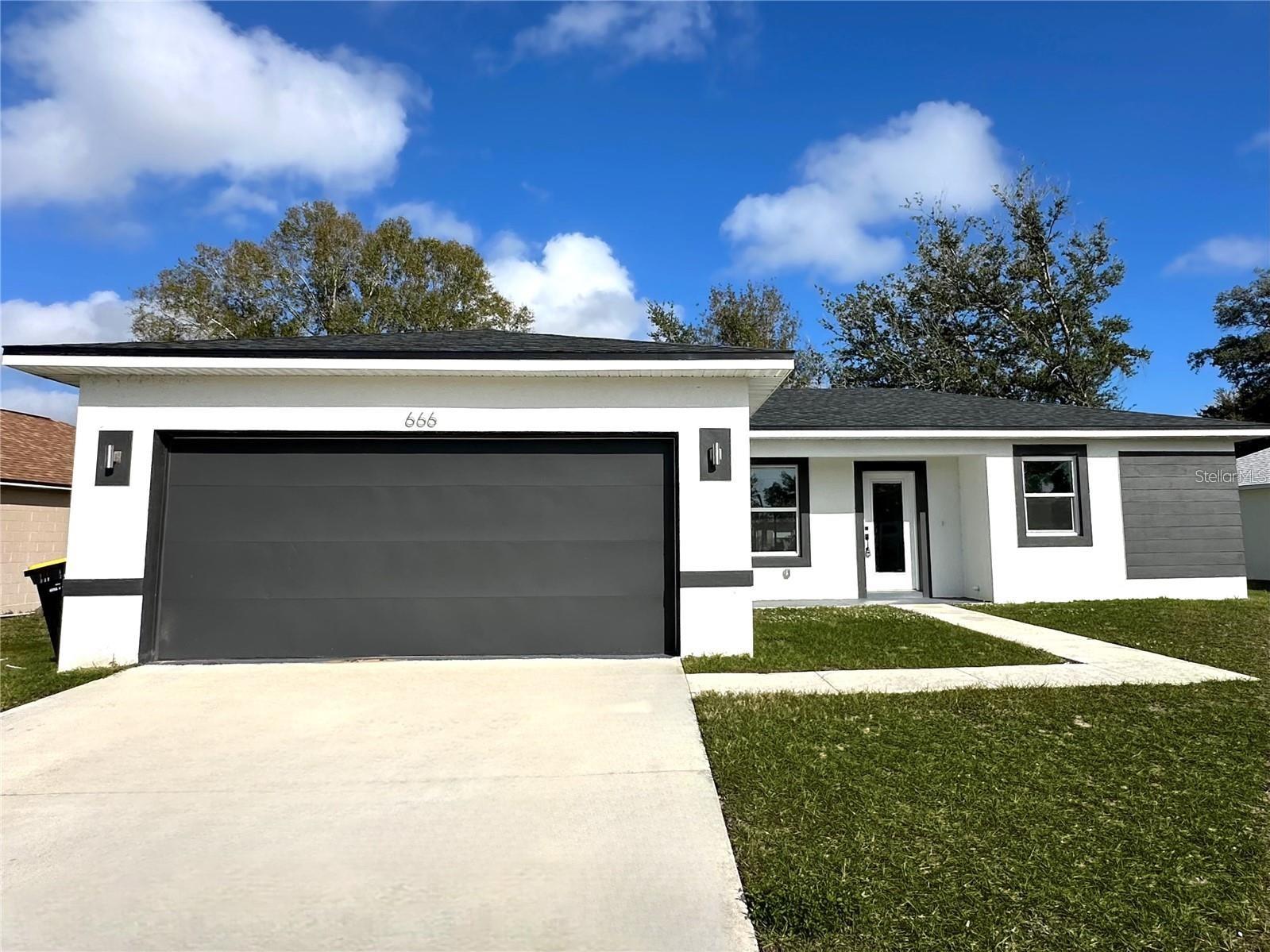 AWESOME CONTEMPORARY HOUSE WITH AN AMAZING KITCHEN WITH GRANITE COUNTERTOP, STAINLESS STEEL APPLIANCES INCLUDED, YOU GOT TO COME AND SEE IT TODAY.