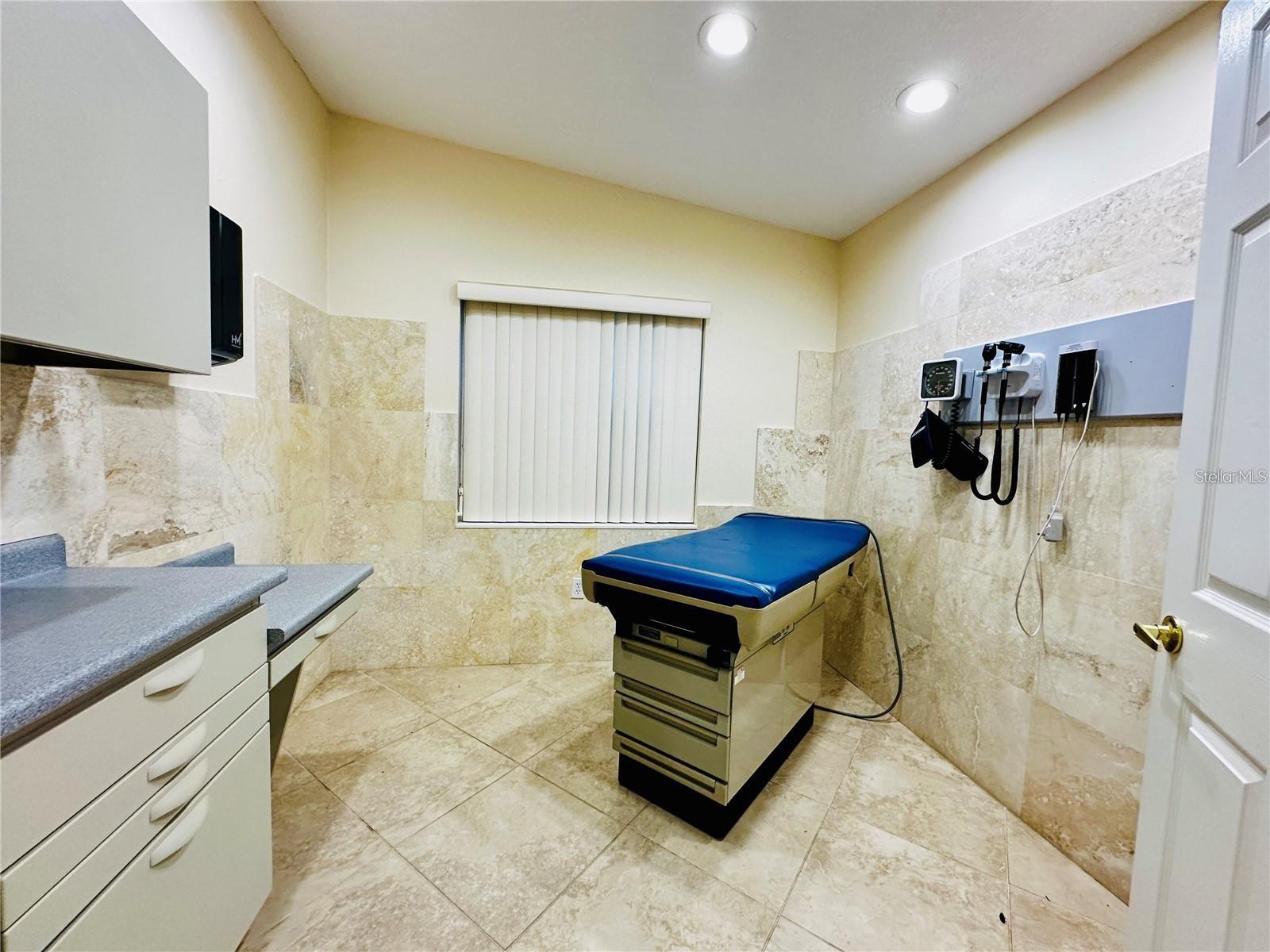 AVION OF / PARK EAST - Commercial Sale