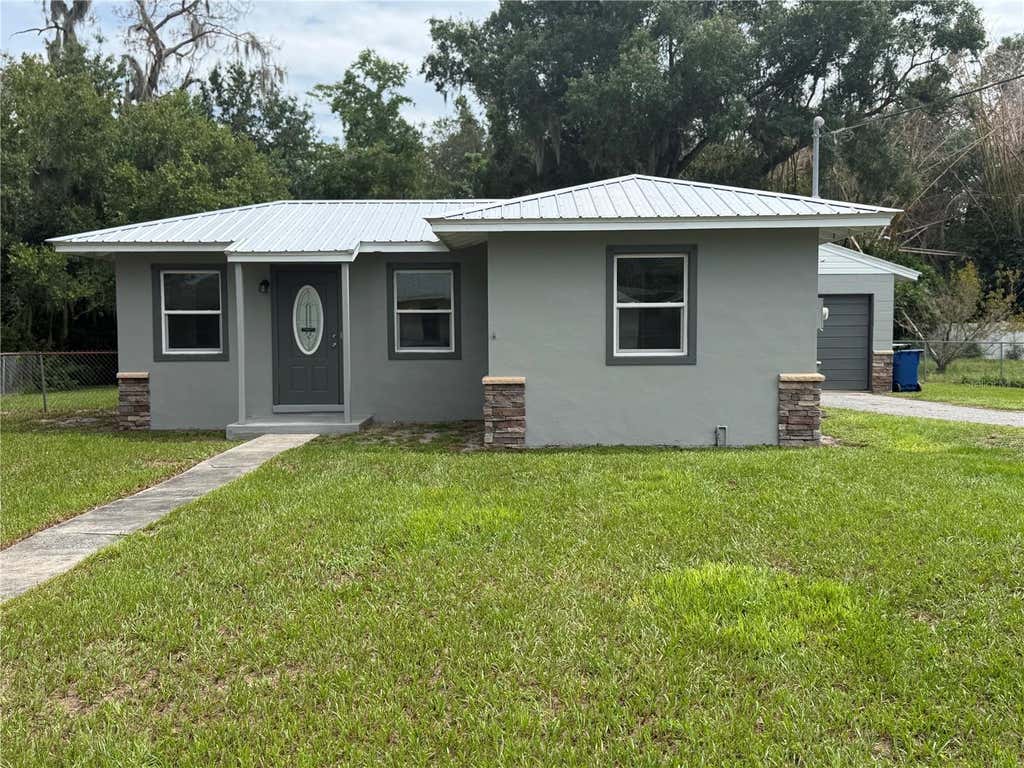 Photo of 1986 Avenue F, Winter Haven, FL 33880 (MLS # L4964078)