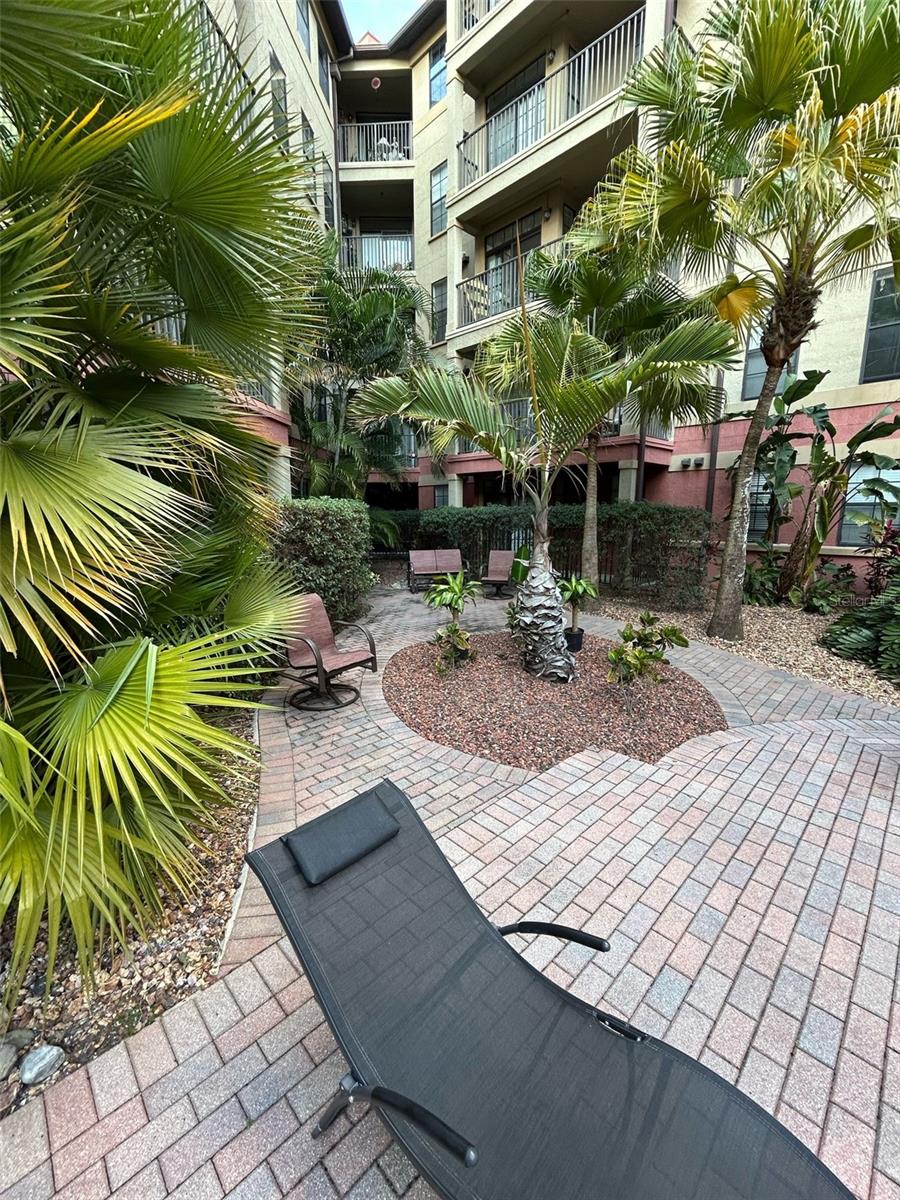 911 N ORANGE AVENUE 142