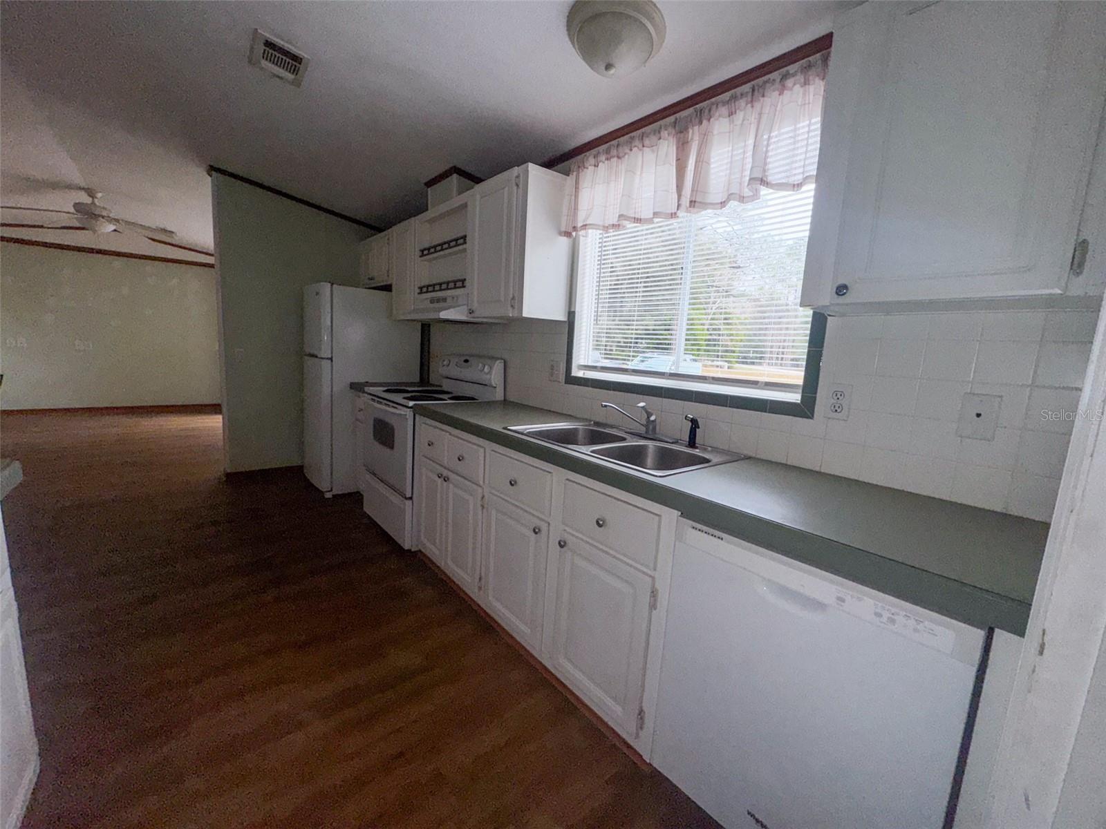 CREEKSIDE FOREST - Residential