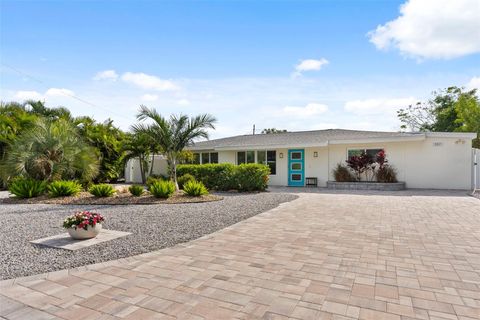 Photo of 507 Sante Joseph Street, Venice, FL 34285 (MLS # A4678667)