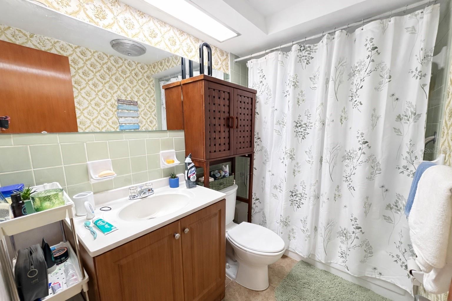 HOLIDAY GARDENS ESTATES - Residential