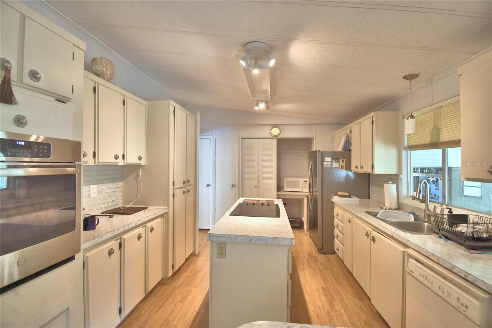 OAKWOOD ESTATES - Residential