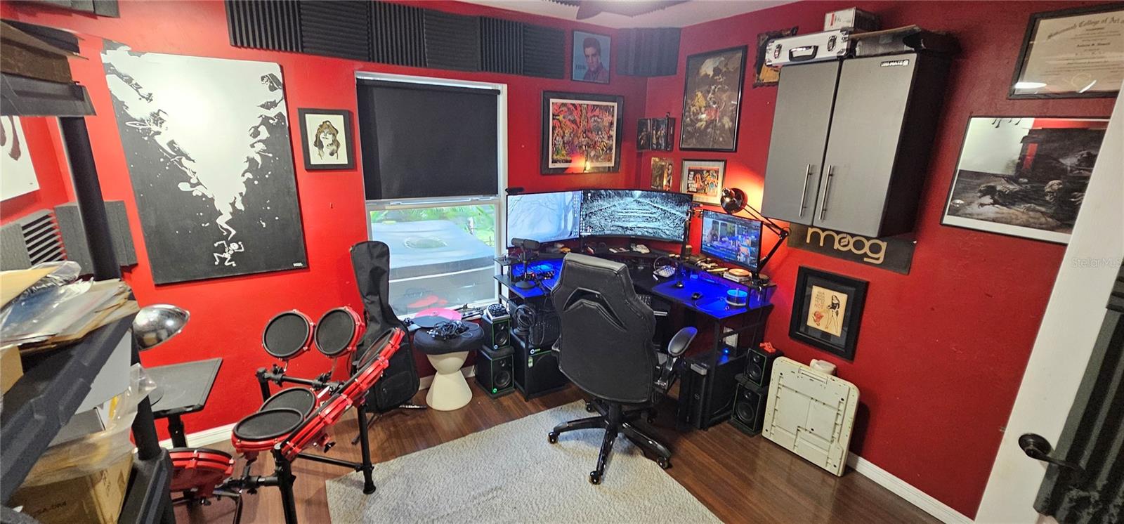 MIRROR LAKES - Residential